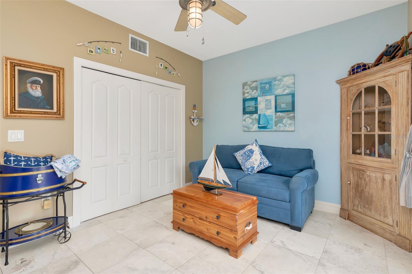 HAWKS HARBOR - Residential