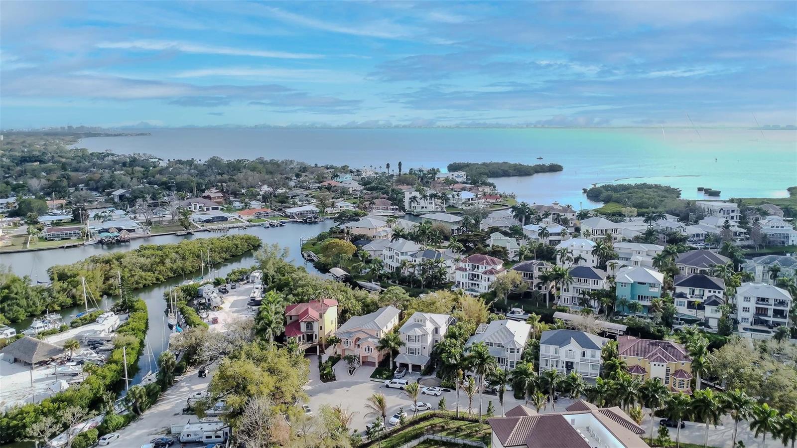 HAWKS HARBOR - Residential