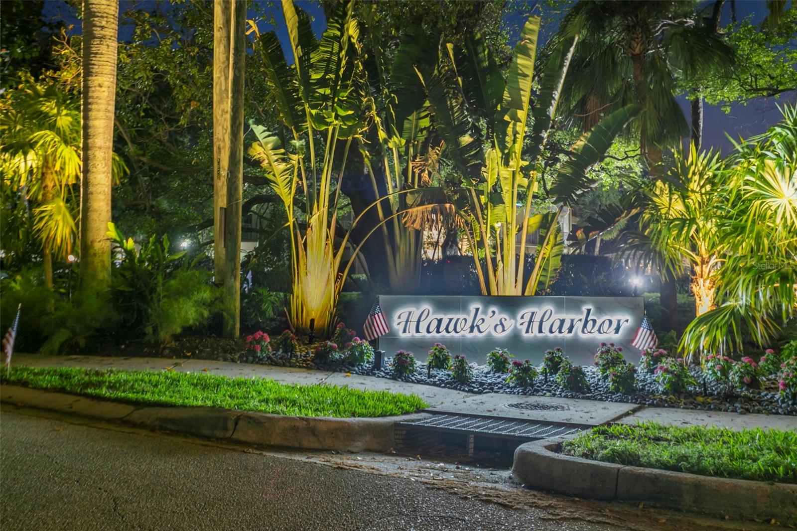 HAWKS HARBOR - Residential