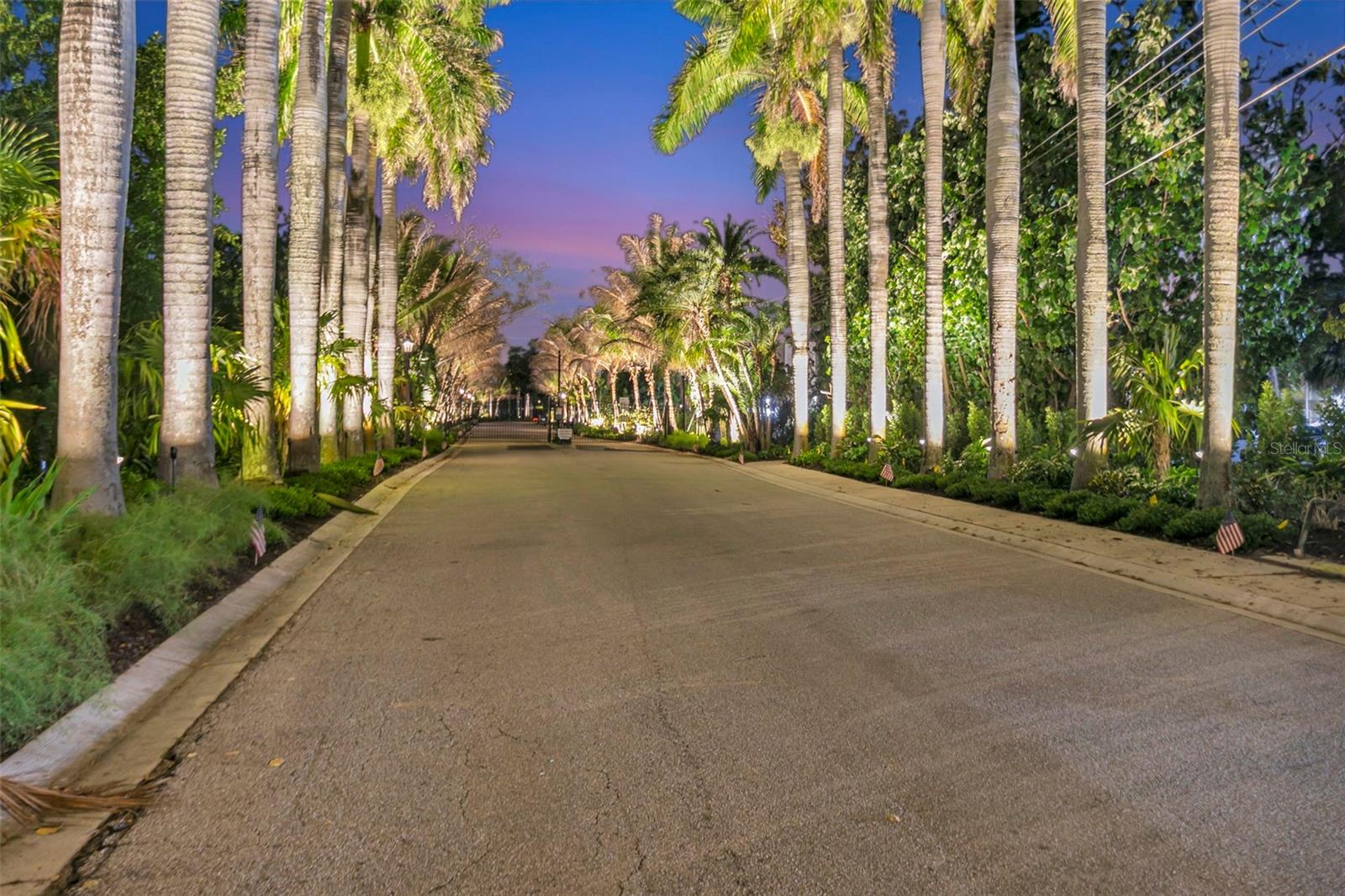 HAWKS HARBOR - Residential