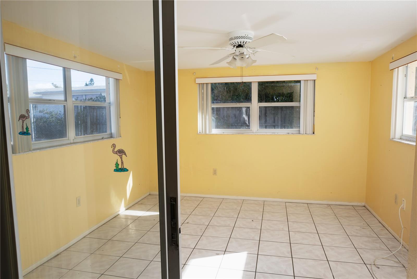 COLONIAL HILLS - Residential