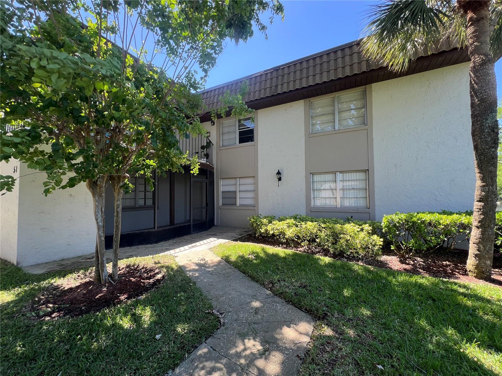 2 Bed / 2 Bath Condo First Floor Unit with Private Screened In Patio and Full Pond View in Winter Garden. Don’t miss your chance to live in one of Winter Garden’s most desirable communities!
Stainless steal appliances, two assigned parking spots! Located Minutes from the Community POOL AND WASHER DRYER INCLUDED in Unit.
Conveniently located off Hwy 50 & Daniels Rd, with quick access to the Turnpike, 429, and 408. Minutes from shopping, dining, and top-rated schools in the heart of Winter Garden.