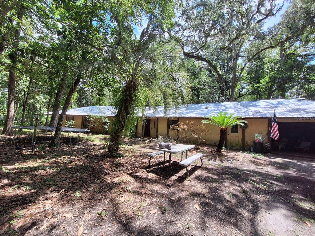 Photo of 11304 Royal Drive, Brooksville, FL 34601 (MLS # W7888235)