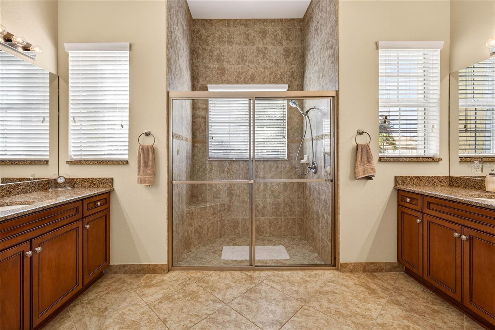 VALENCIA LAKES TR K - Residential