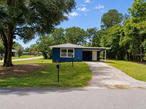 Photo of 49 Lake Court Loop, Ocala, FL 34472 (MLS # O6453484)