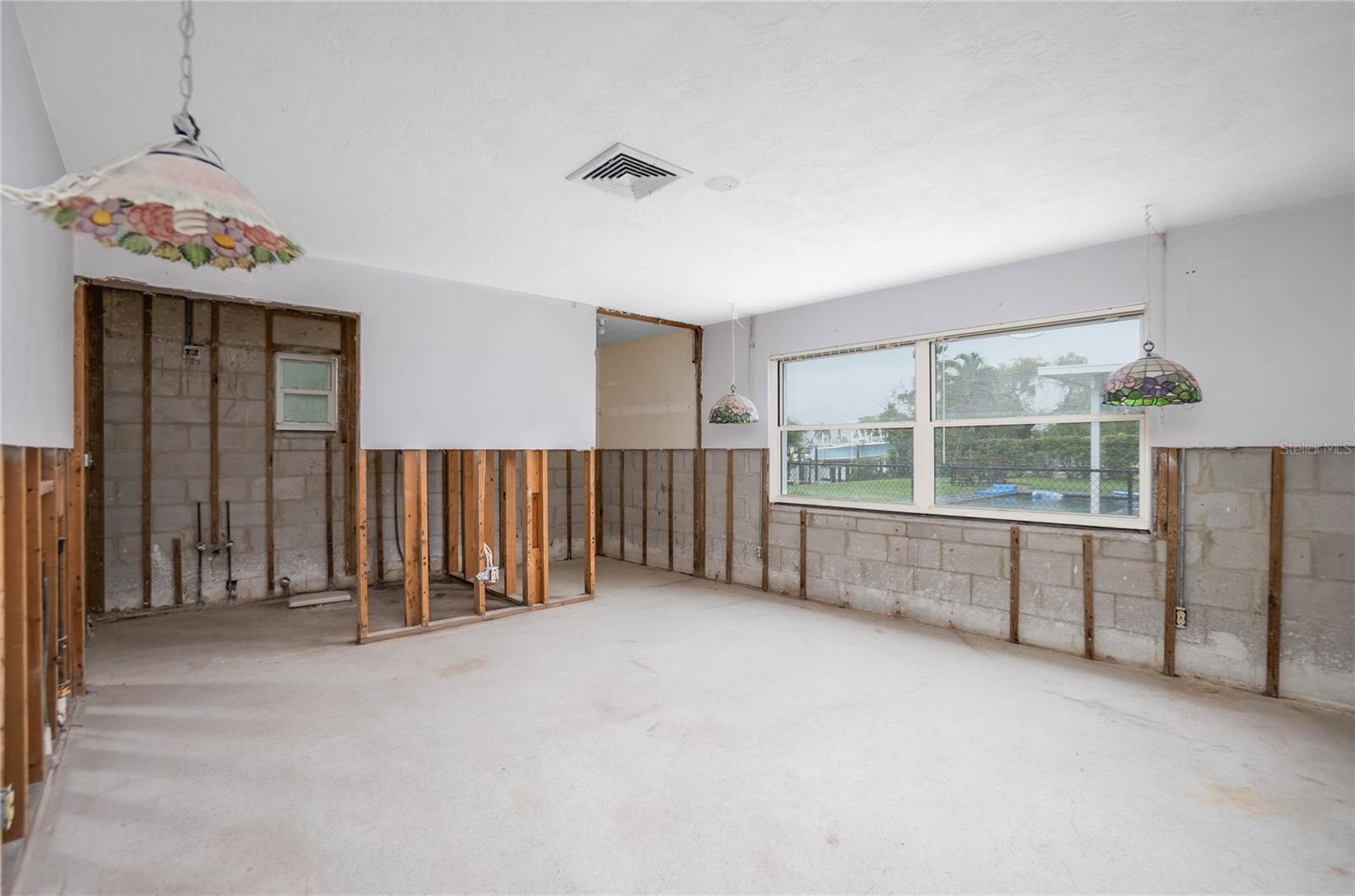 CAPRI ISLE SUB - Residential