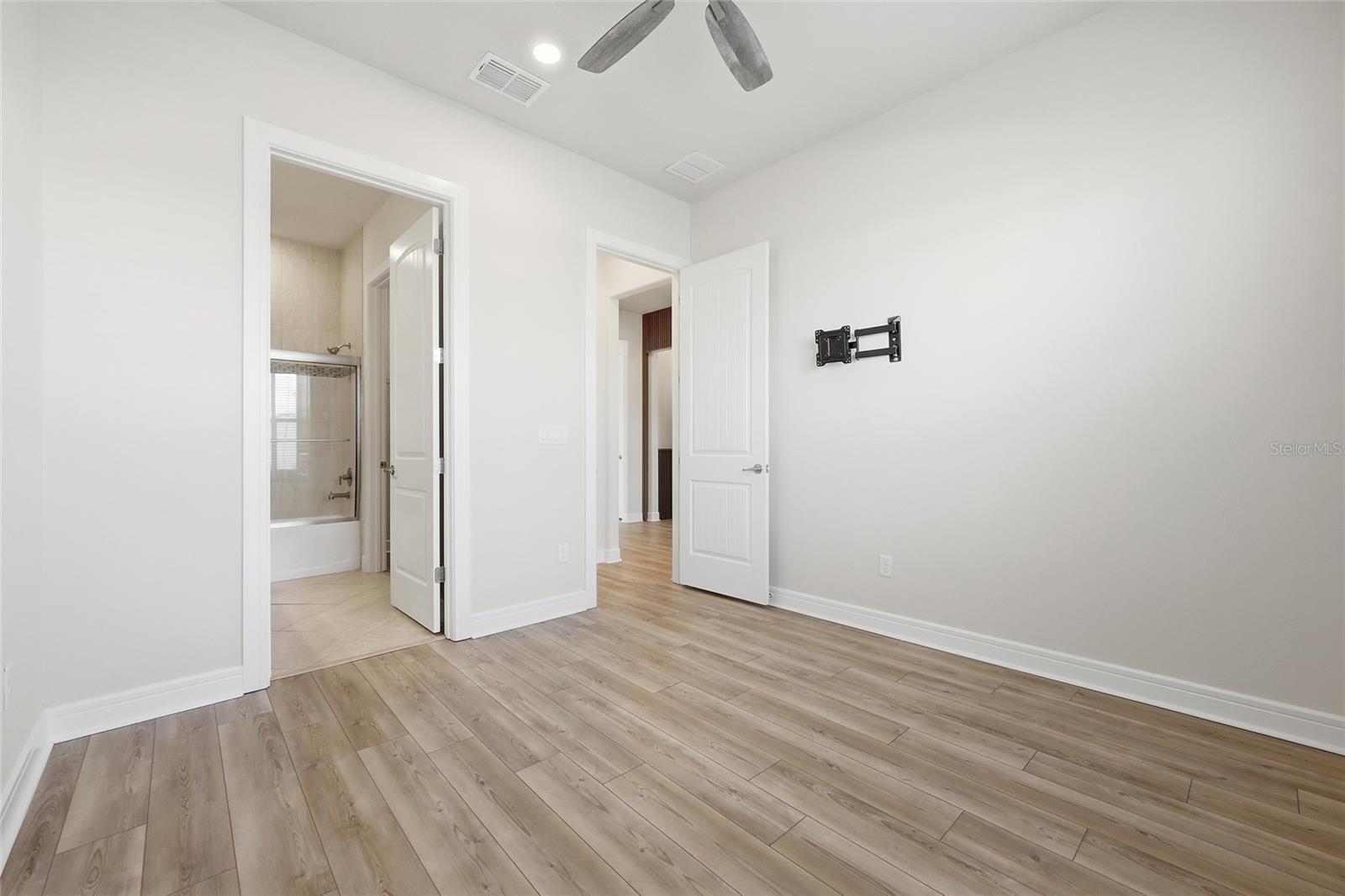 ISLES/LK NONA PH 2 - Residential