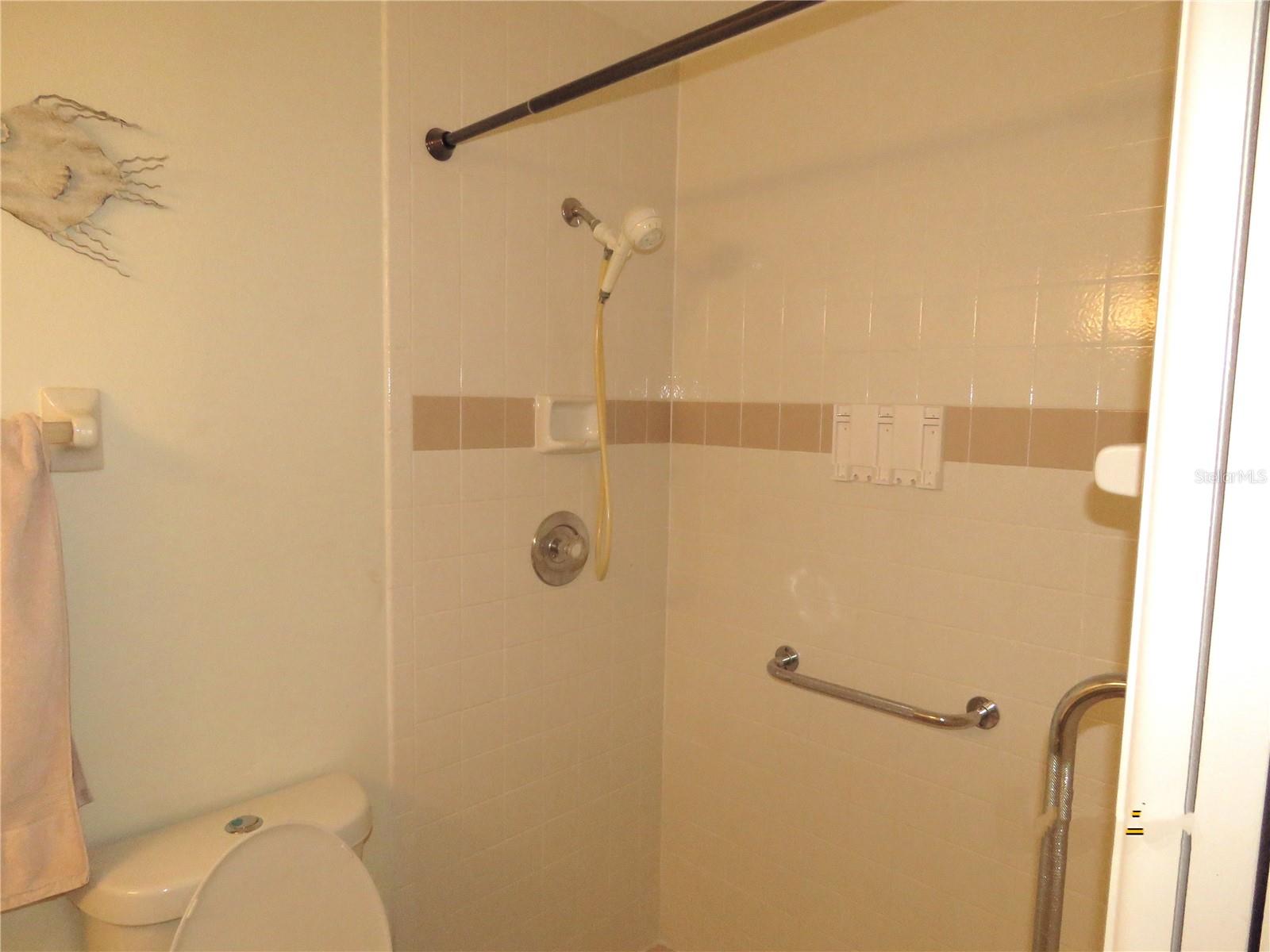 BAYSHORE ESTATES - Residential Income