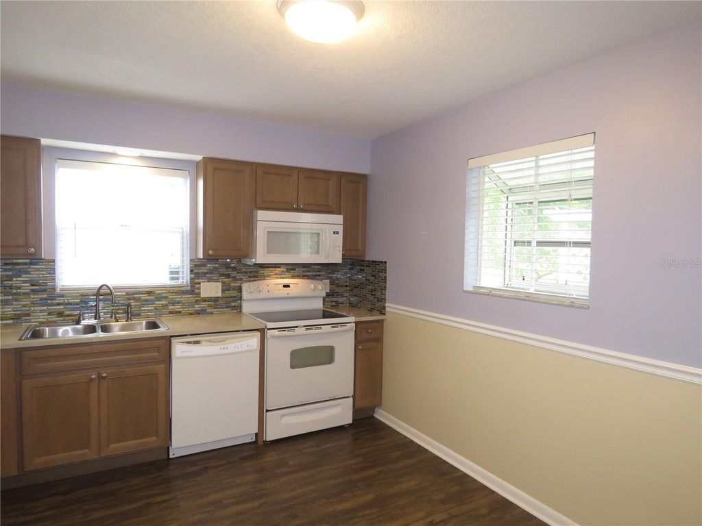 Photo of 418 Narvaezi Street, Venice, FL 34285 (MLS # TB8484806)