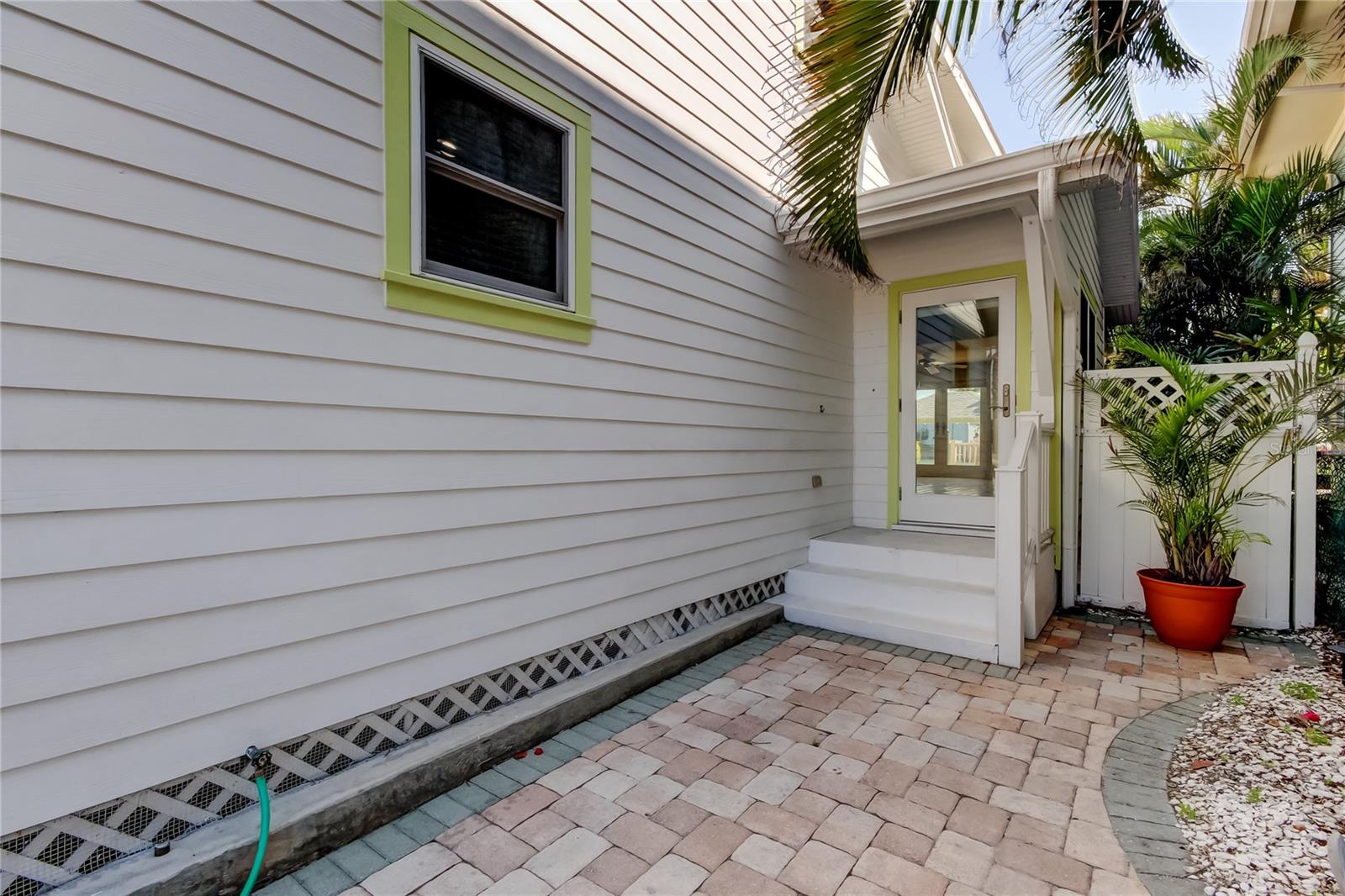 2605 PASS A GRILLE WAY