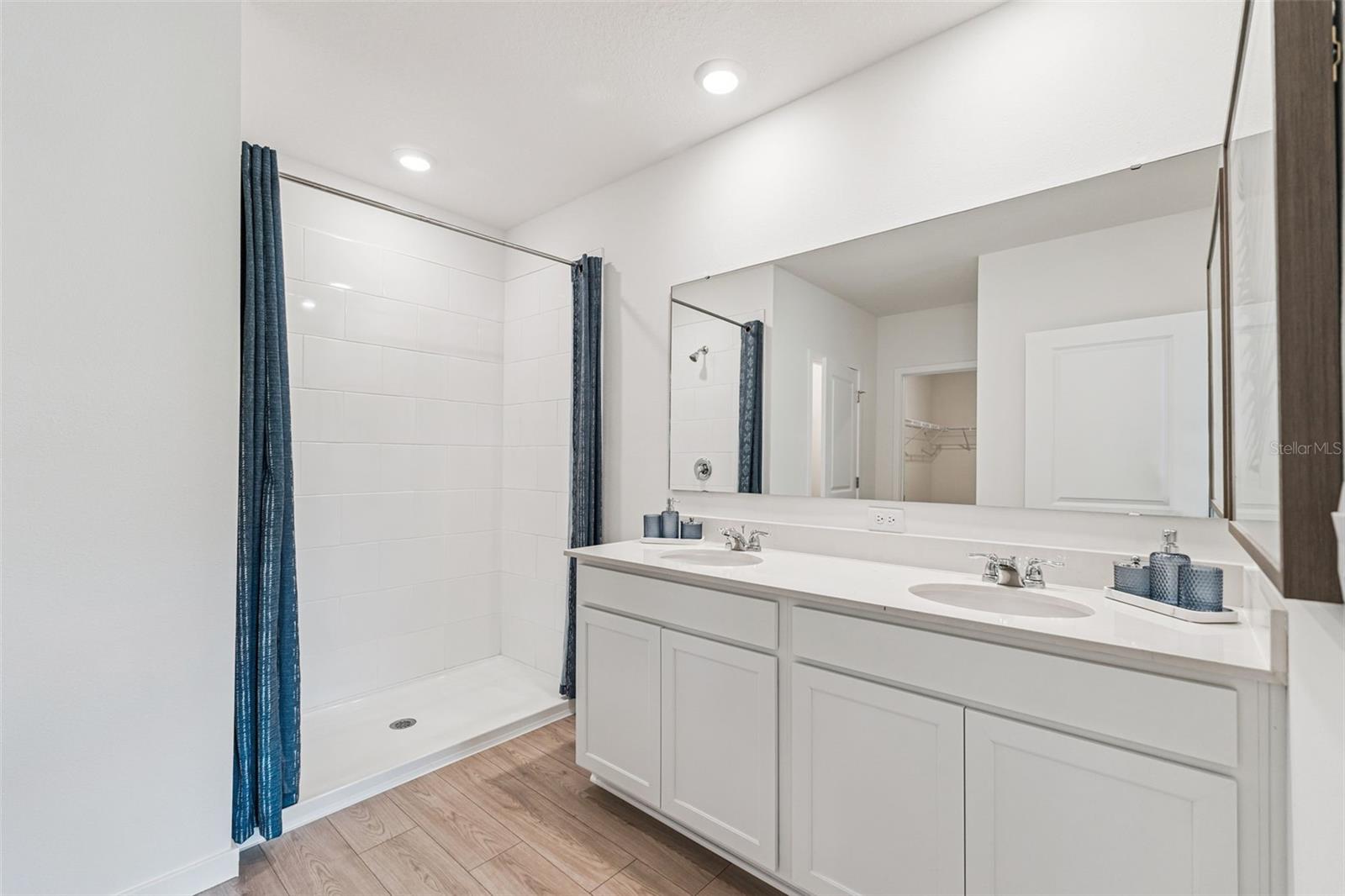 HARMONY WEST - Residential