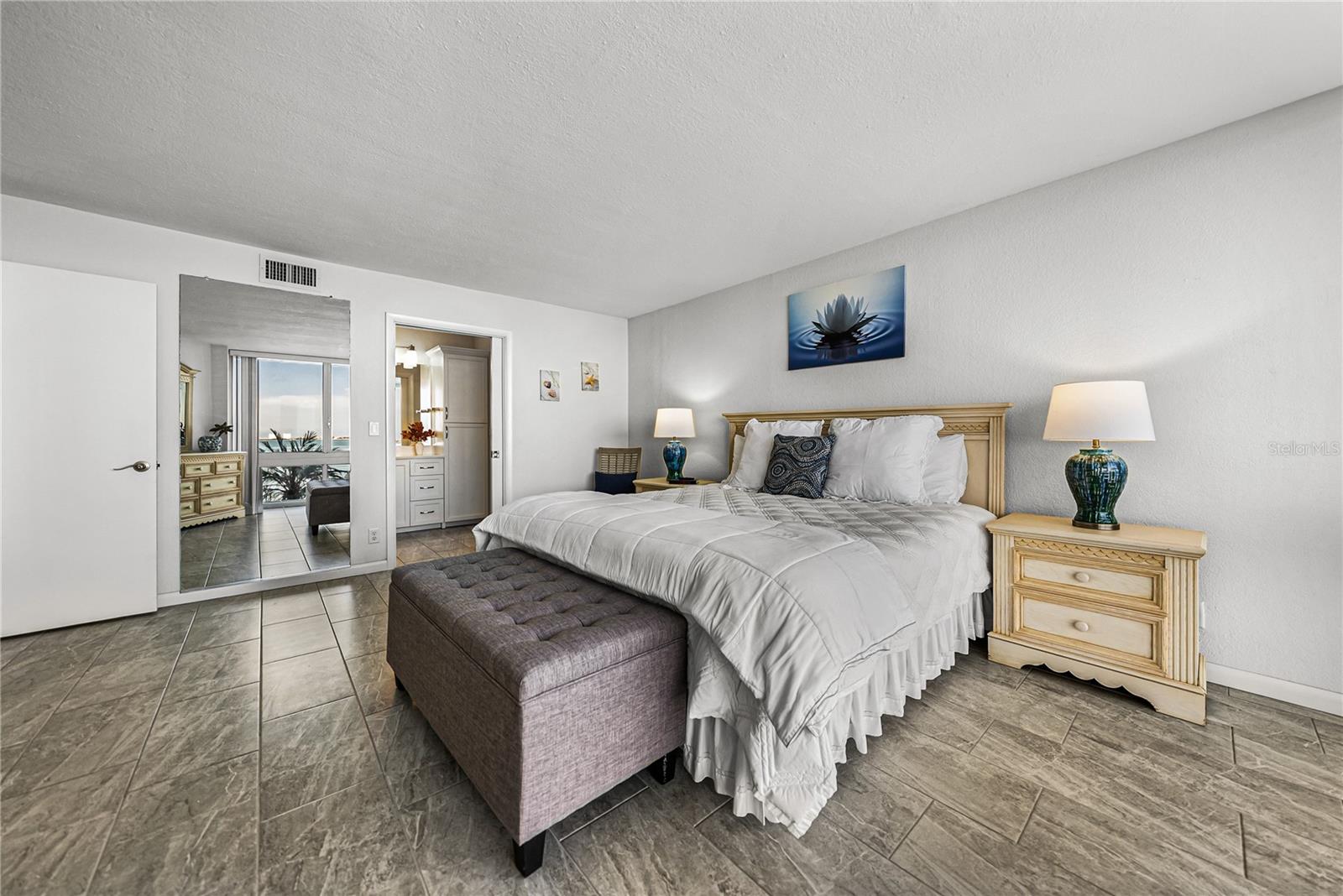 ISLA KEY CONDO - Residential