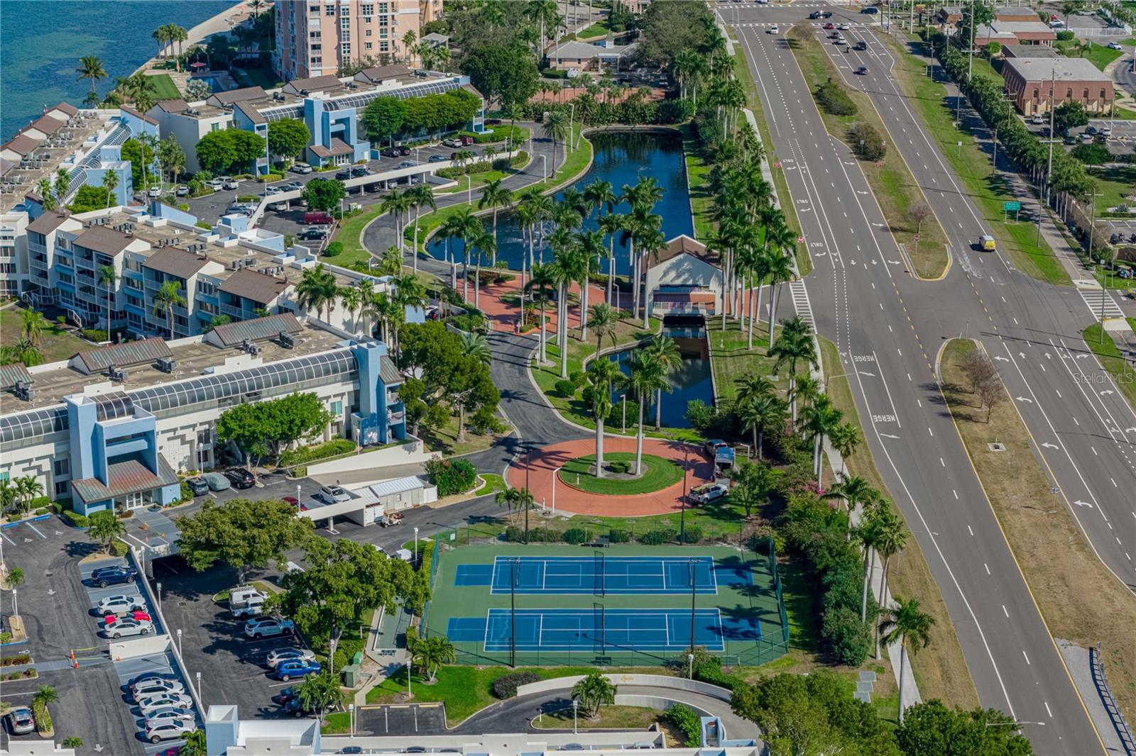 ISLA KEY CONDO - Residential