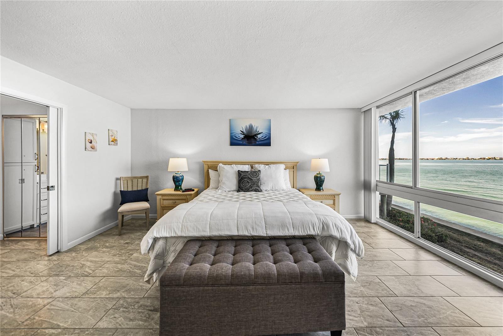 ISLA KEY CONDO - Residential