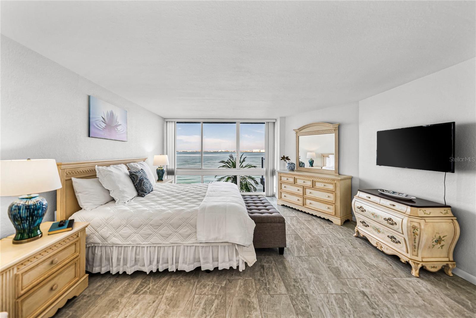 ISLA KEY CONDO - Residential