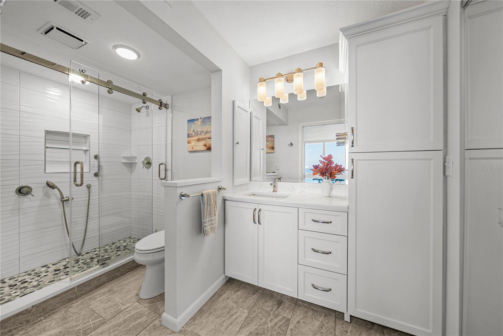 ISLA KEY CONDO - Residential