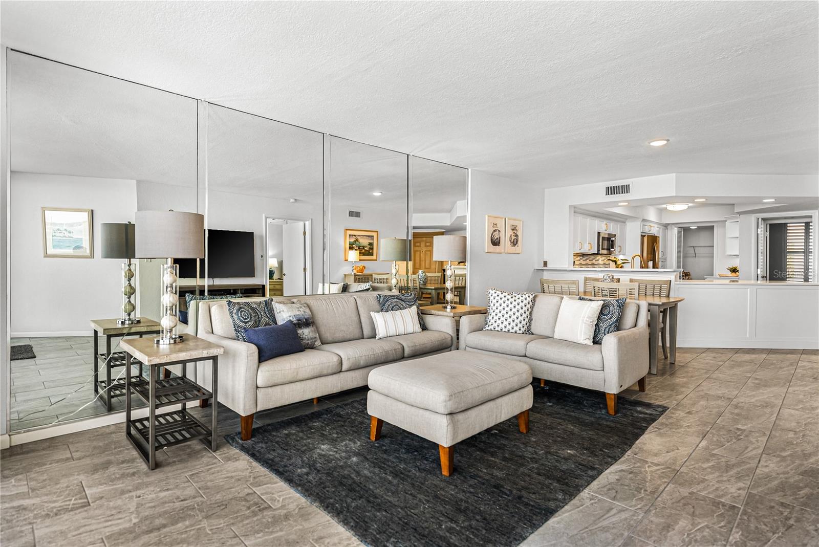 ISLA KEY CONDO - Residential