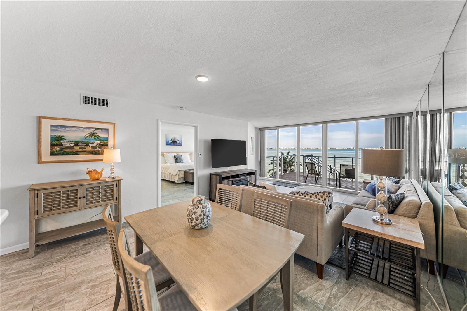 ISLA KEY CONDO - Residential