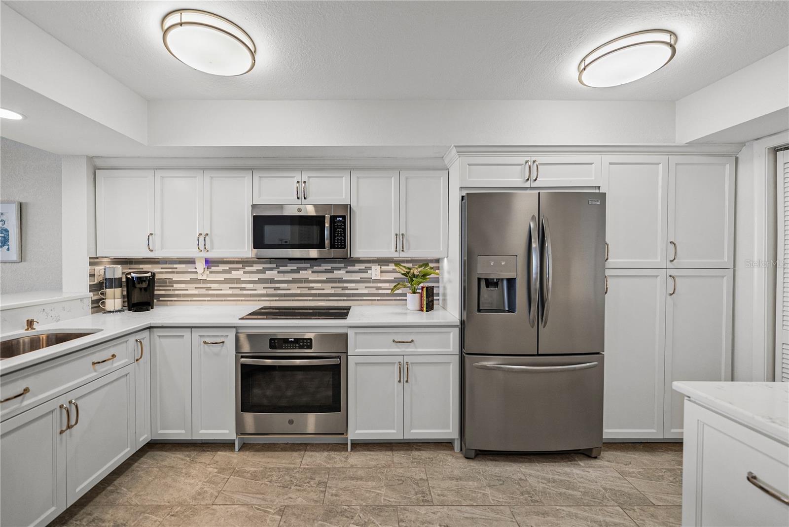 ISLA KEY CONDO - Residential