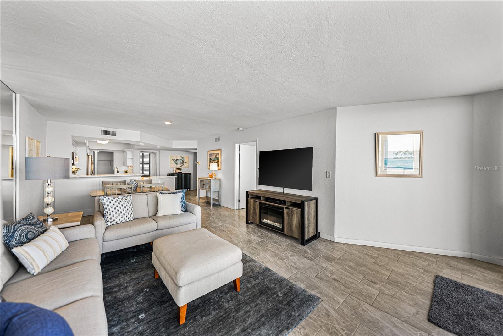 ISLA KEY CONDO - Residential