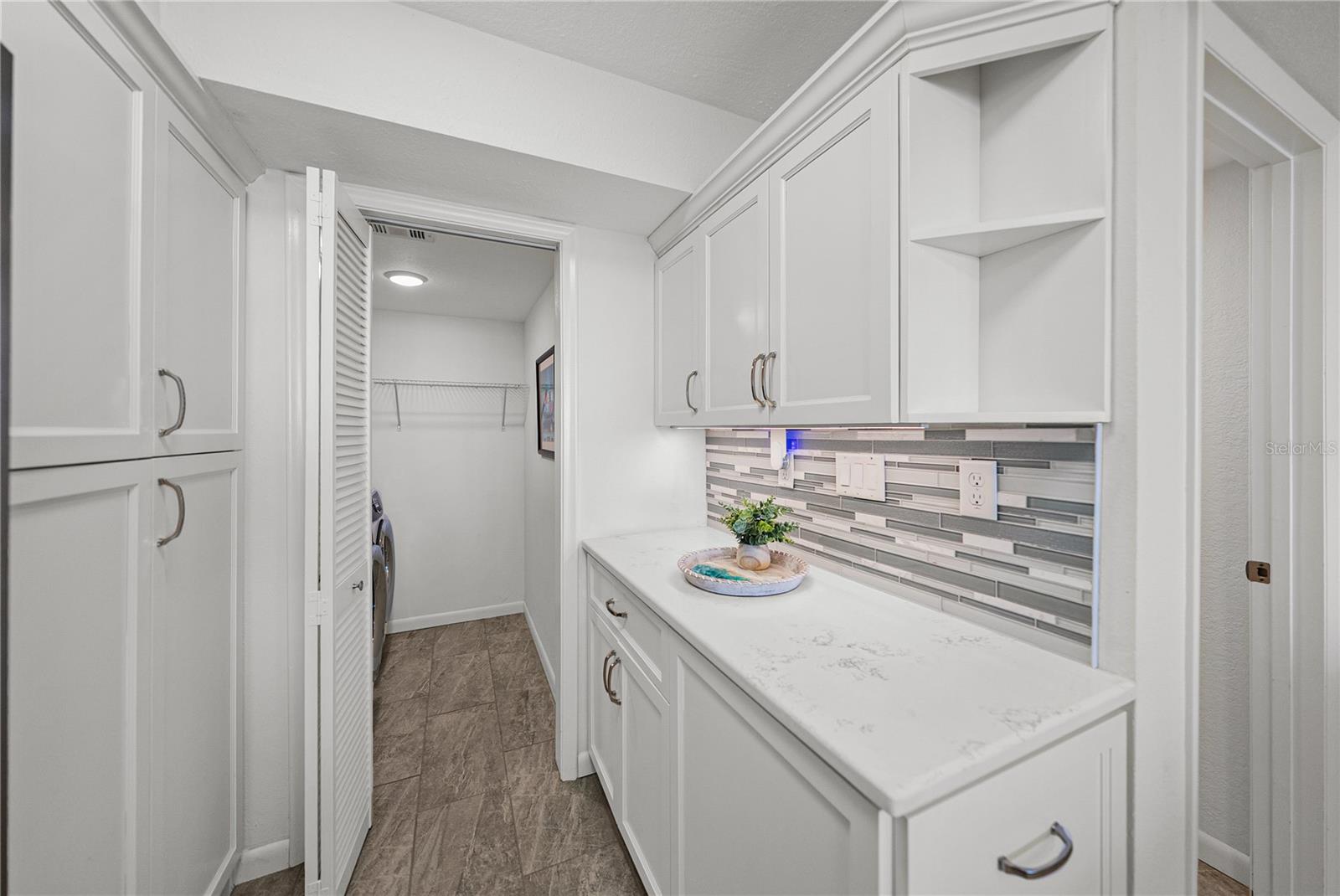 ISLA KEY CONDO - Residential