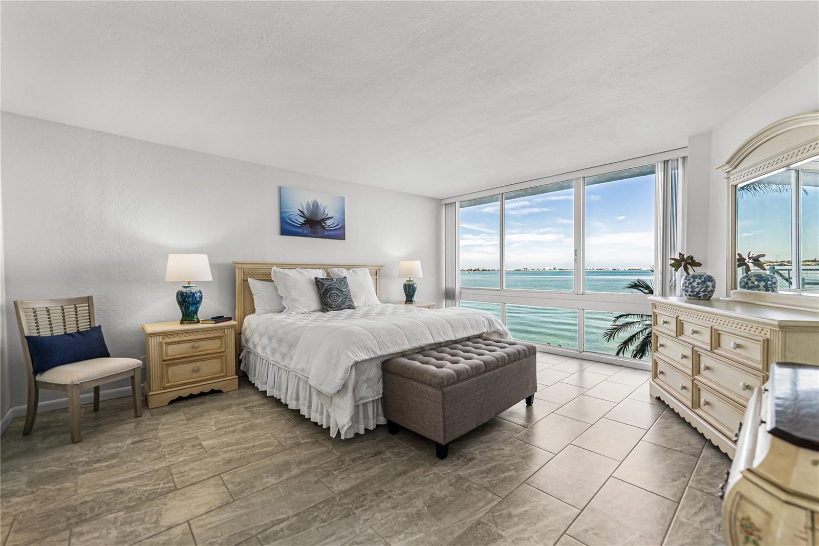 ISLA KEY CONDO - Residential