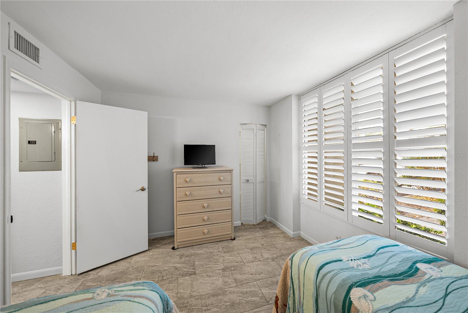 ISLA KEY CONDO - Residential