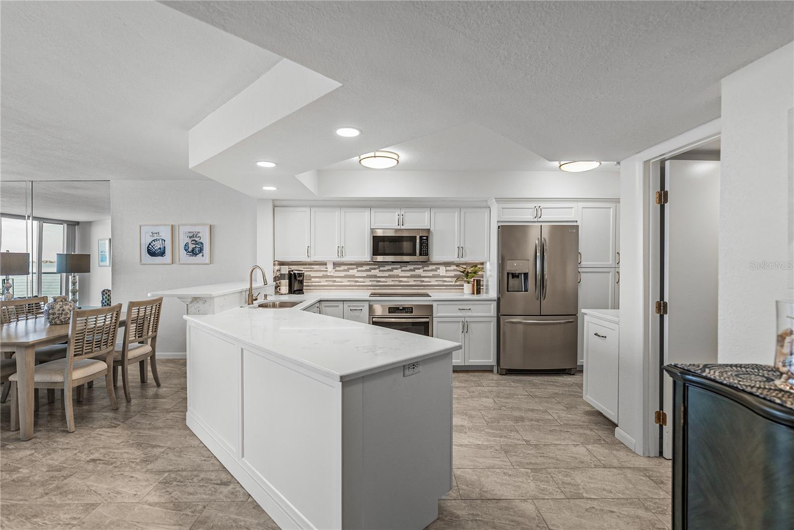 ISLA KEY CONDO - Residential