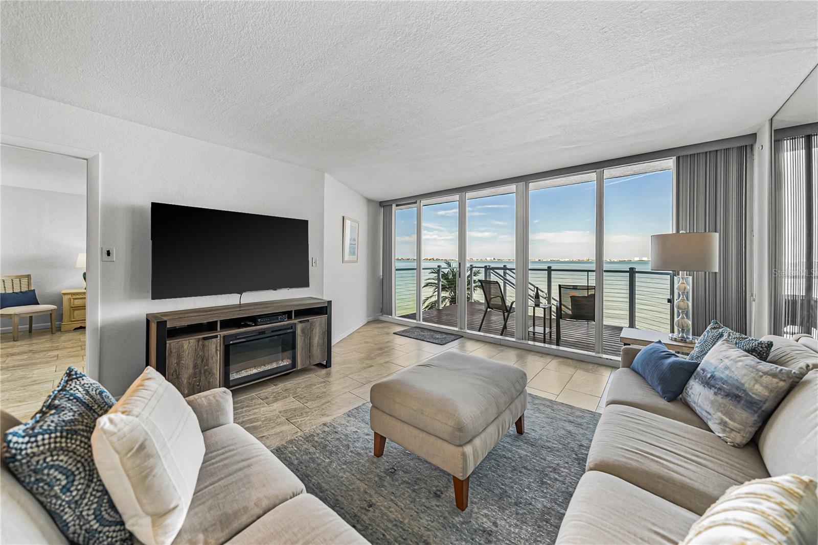 ISLA KEY CONDO - Residential