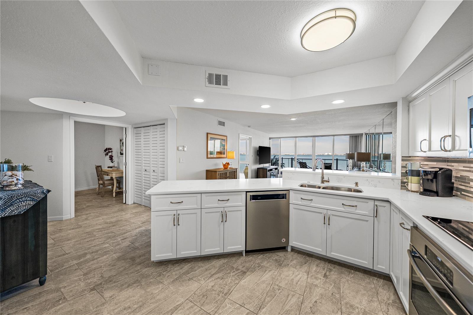 ISLA KEY CONDO - Residential