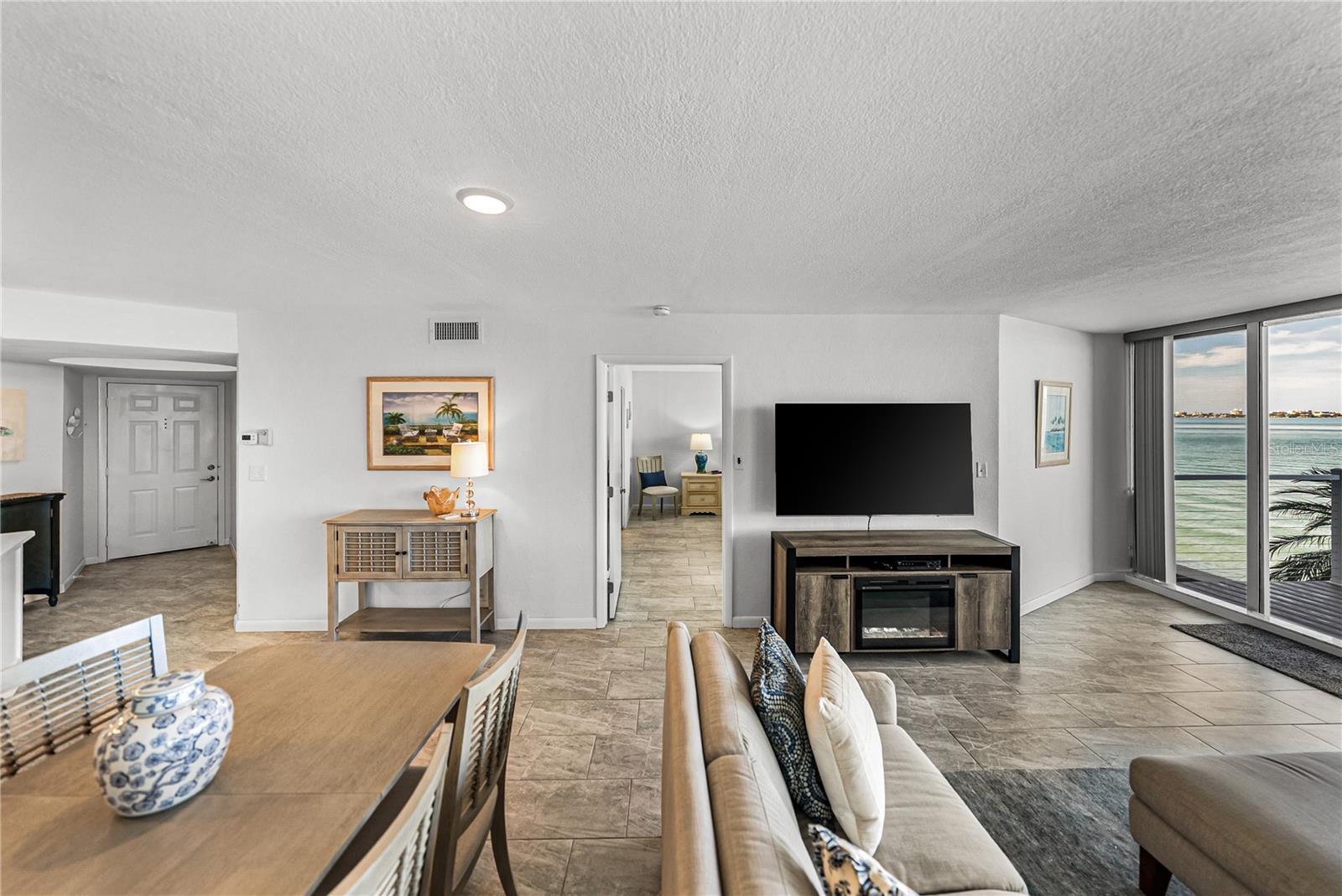 ISLA KEY CONDO - Residential