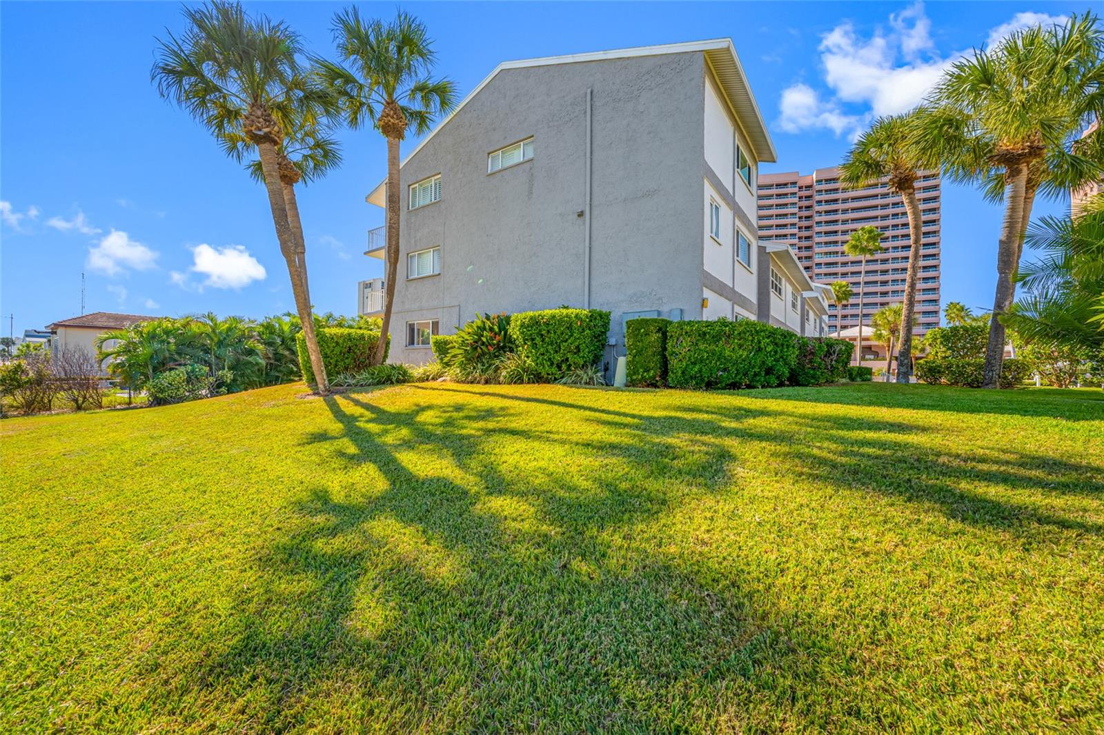 SAND KEY CONDO-BAYSIDE GARDENS III - Residential