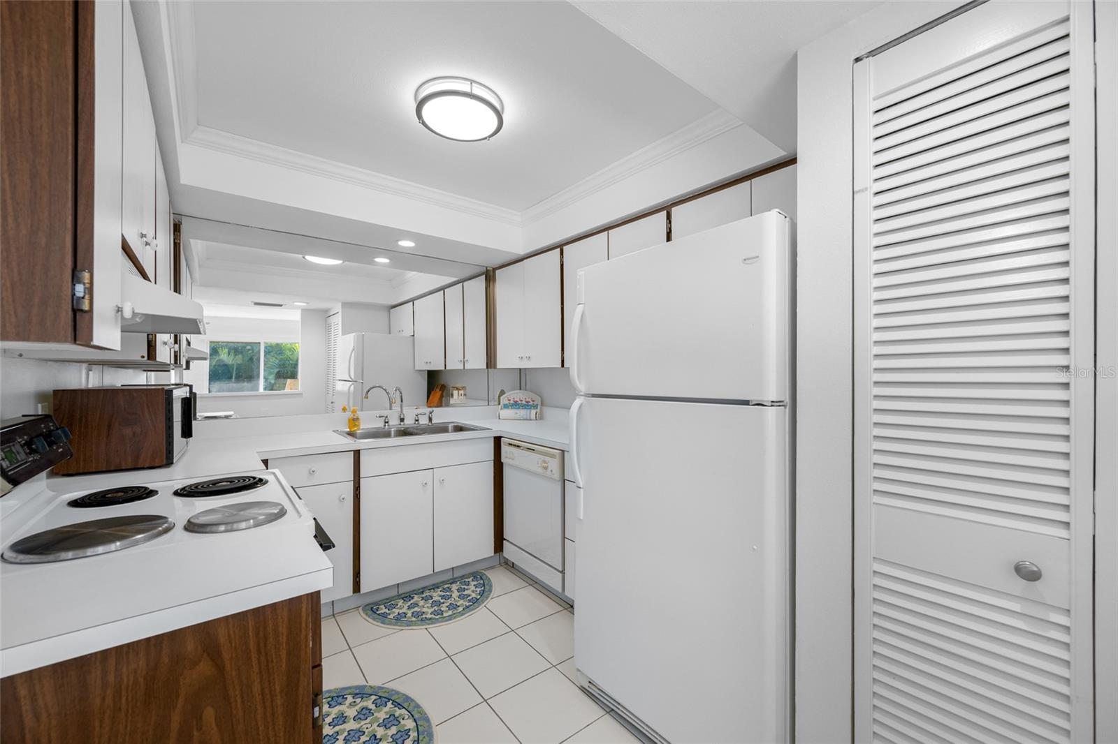 SAND KEY CONDO-BAYSIDE GARDENS III - Residential