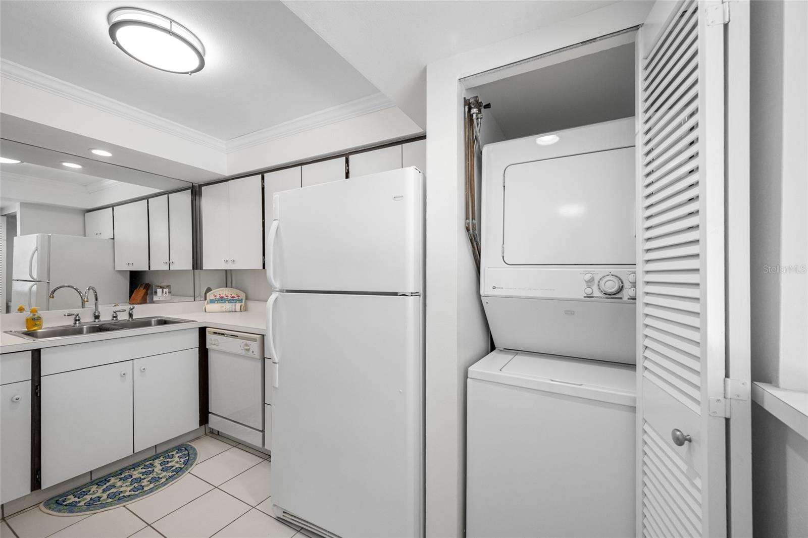 SAND KEY CONDO-BAYSIDE GARDENS III - Residential