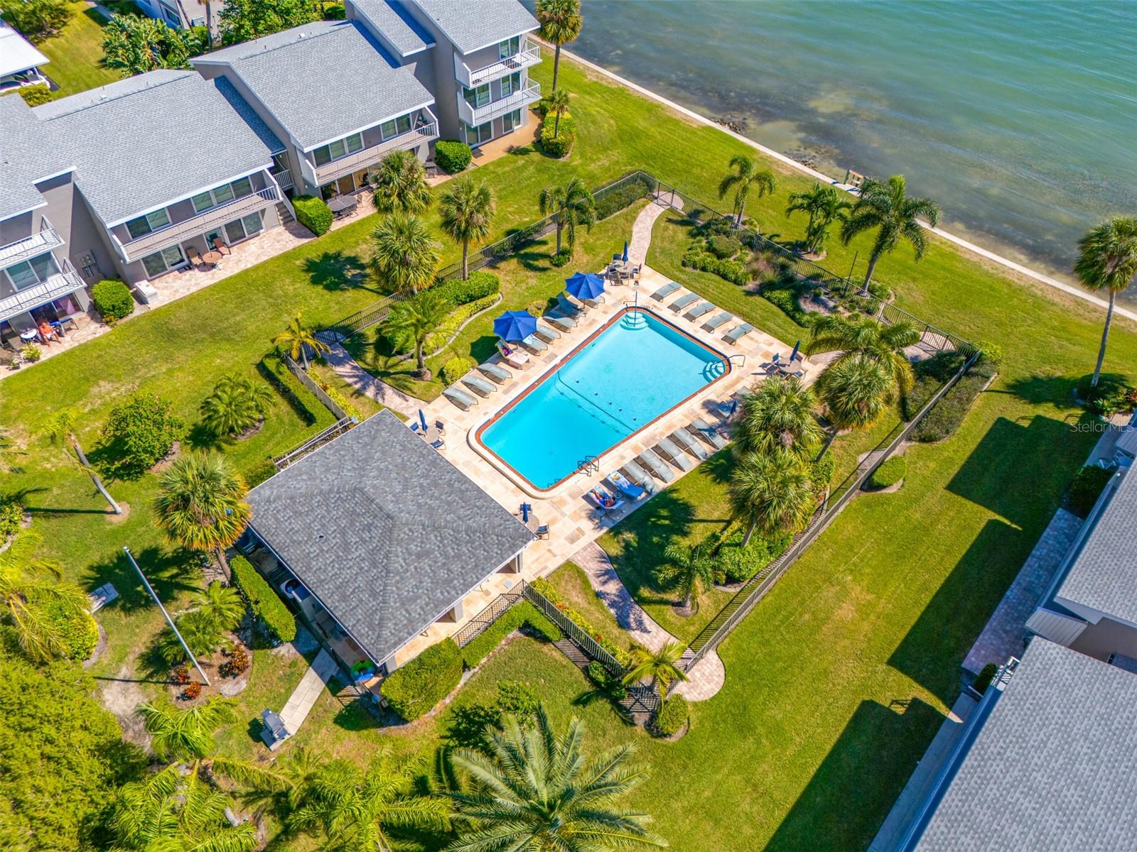 SAND KEY CONDO-BAYSIDE GARDENS III - Residential