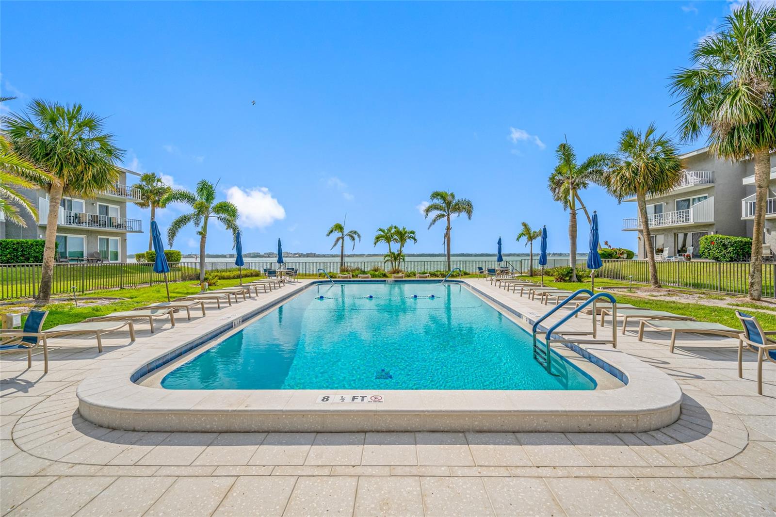 SAND KEY CONDO-BAYSIDE GARDENS III - Residential