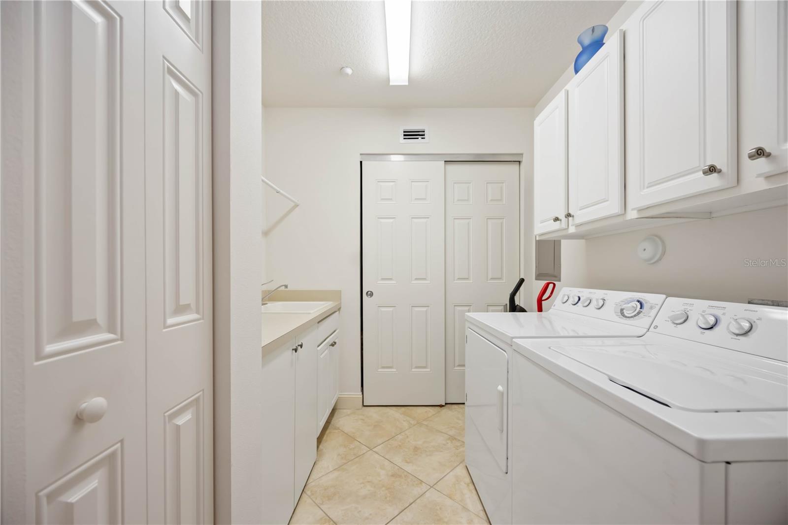 LAKE VISTA RESIDENCES PH IV - Residential