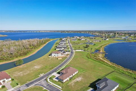 A home in AUBURNDALE