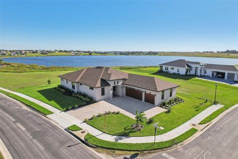 A home in AUBURNDALE