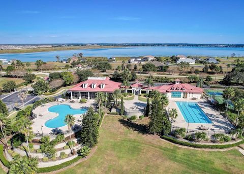 A home in AUBURNDALE