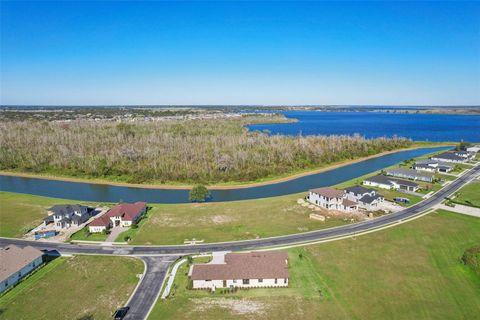 A home in AUBURNDALE