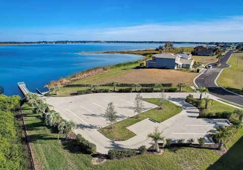 A home in AUBURNDALE