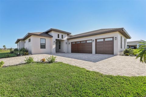 A home in AUBURNDALE