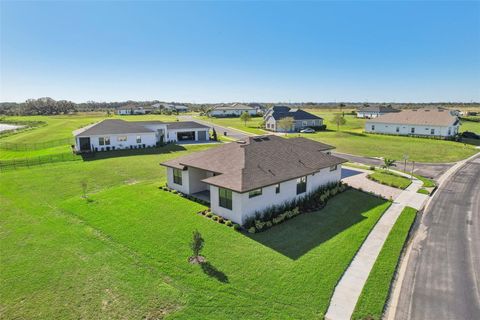 A home in AUBURNDALE