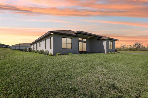 A home in AUBURNDALE