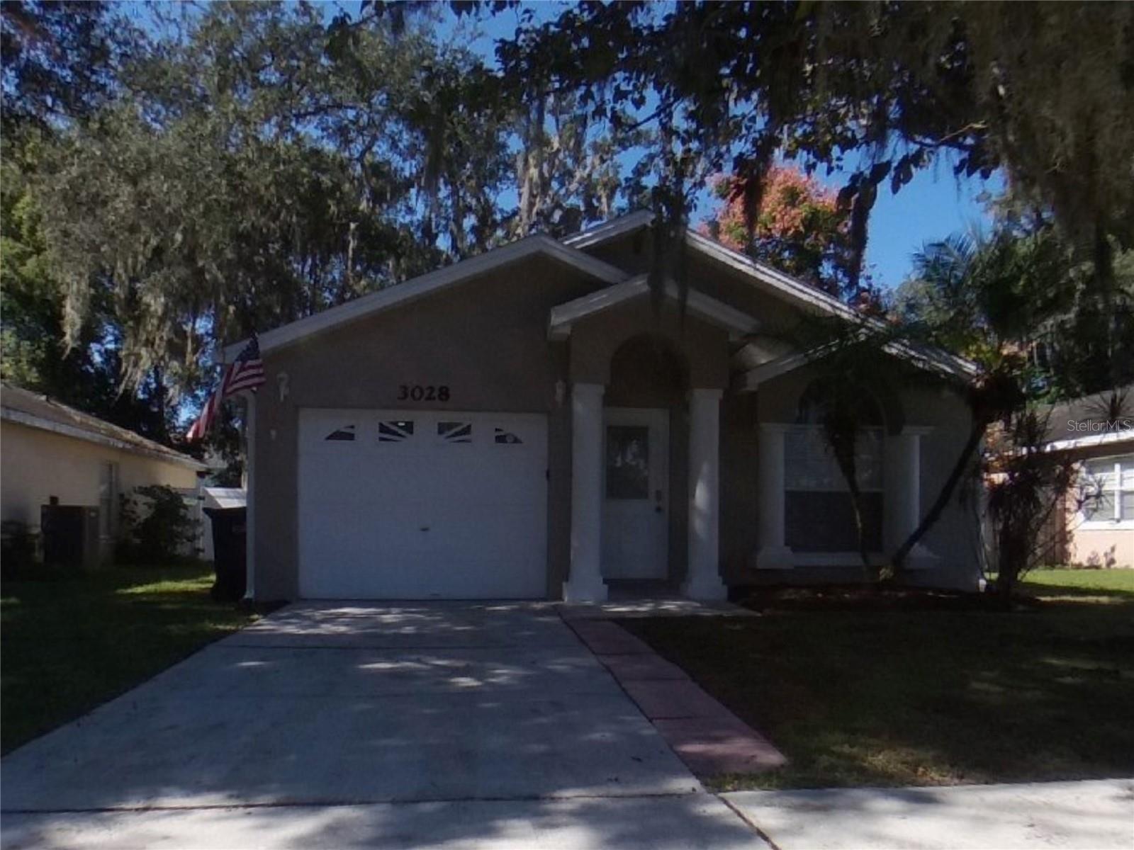 ALLISON OAKES - Residential Lease