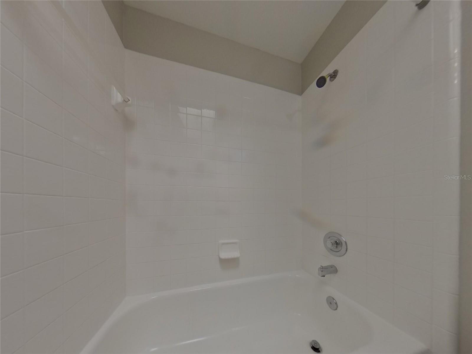 ALLISON OAKES - Residential Lease