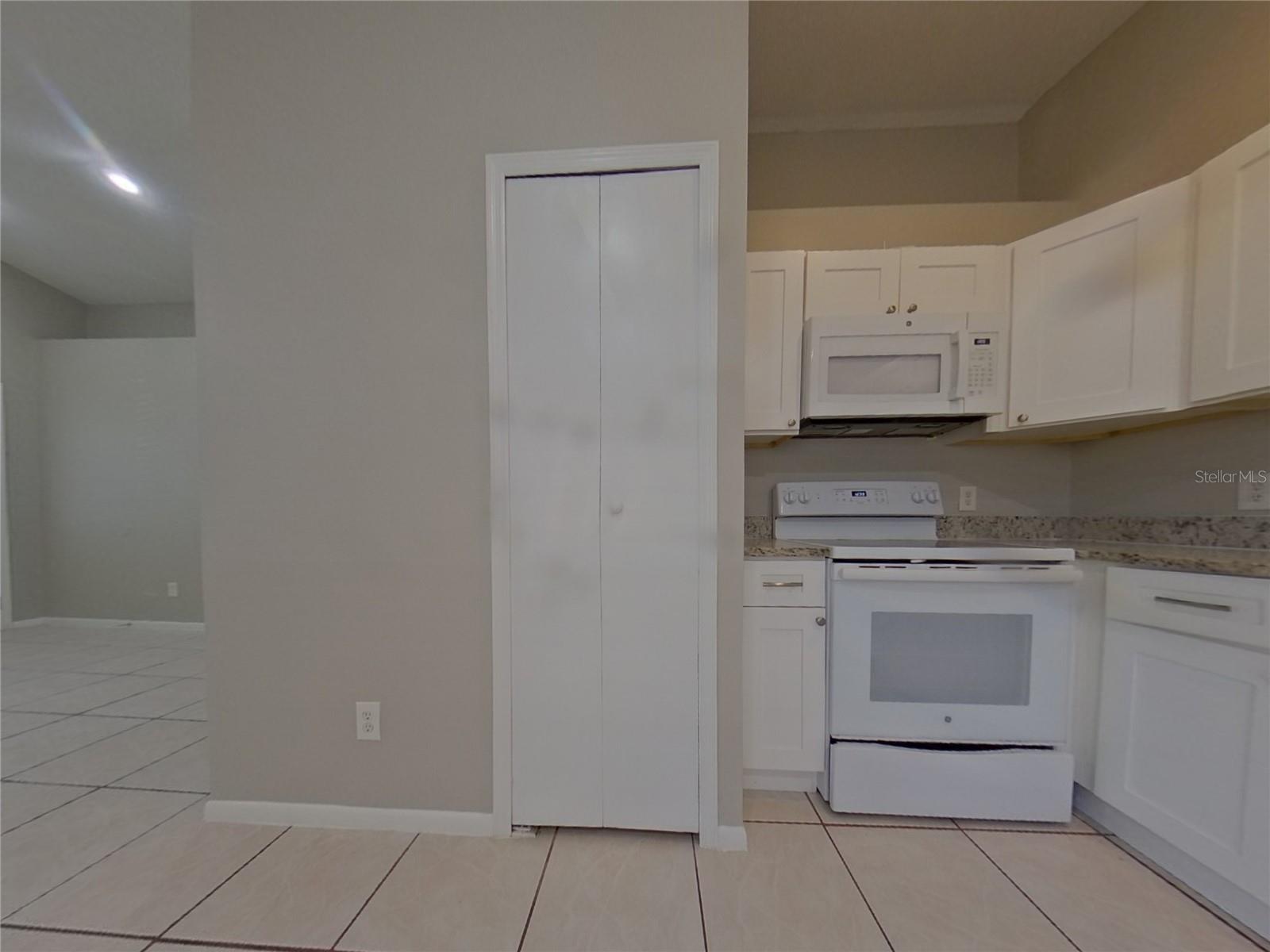 ALLISON OAKES - Residential Lease