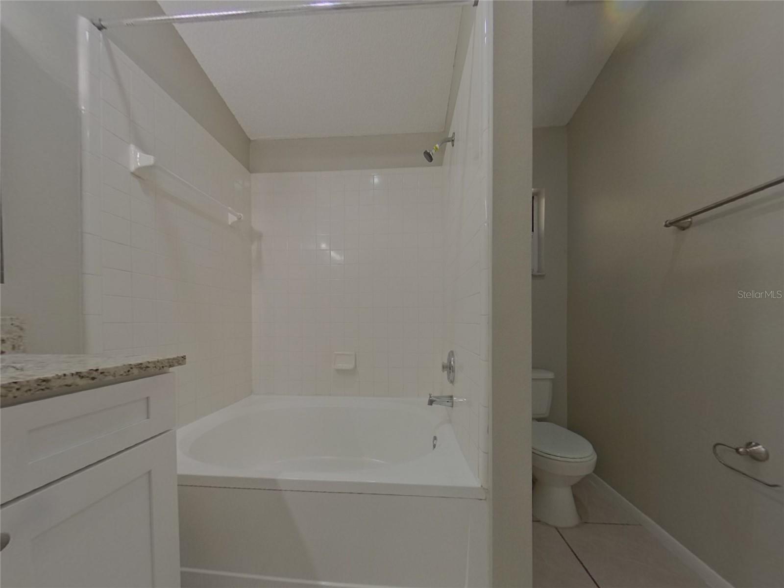 ALLISON OAKES - Residential Lease