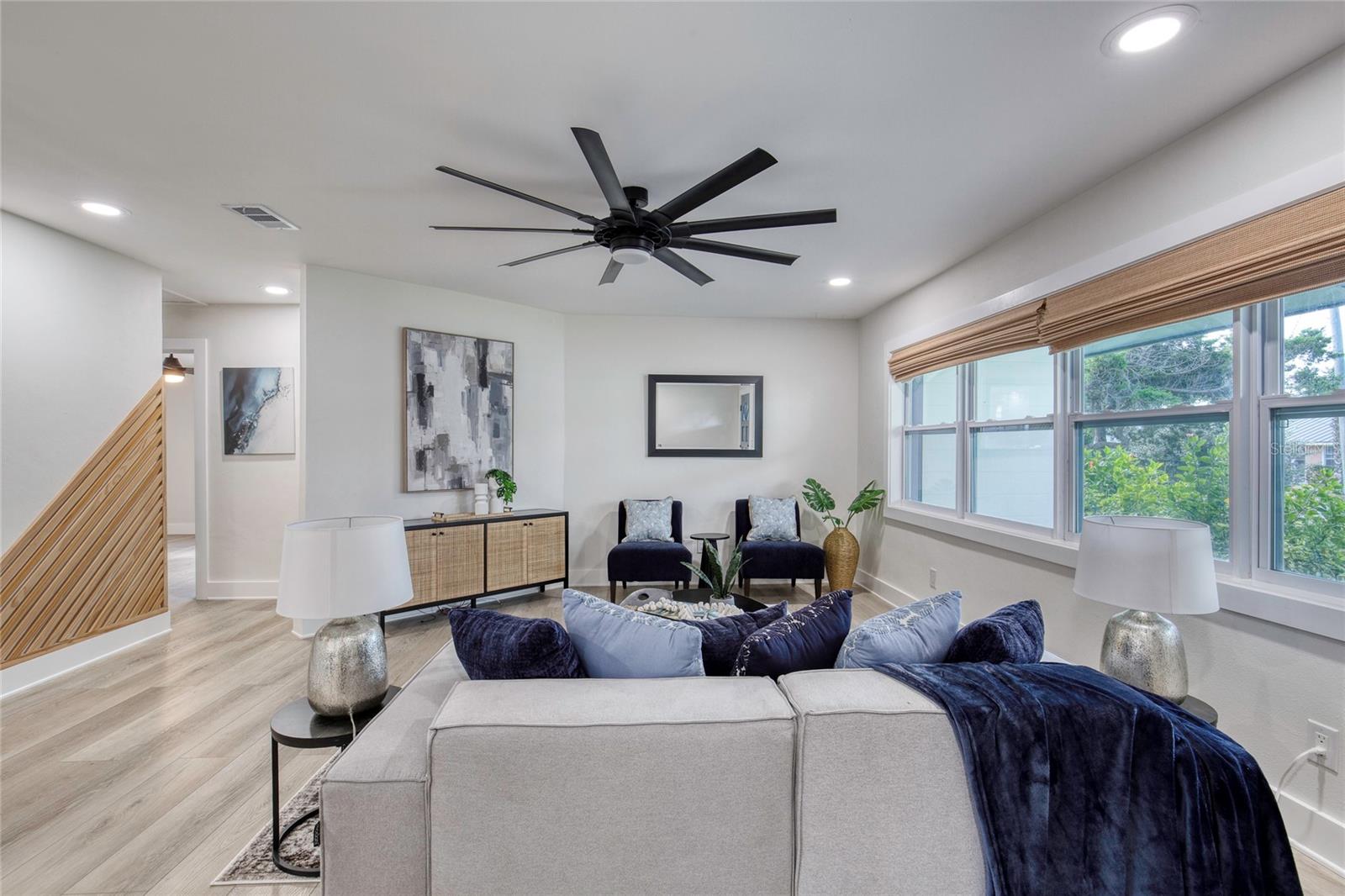 LIGHTHOUSE SHORES - Residential